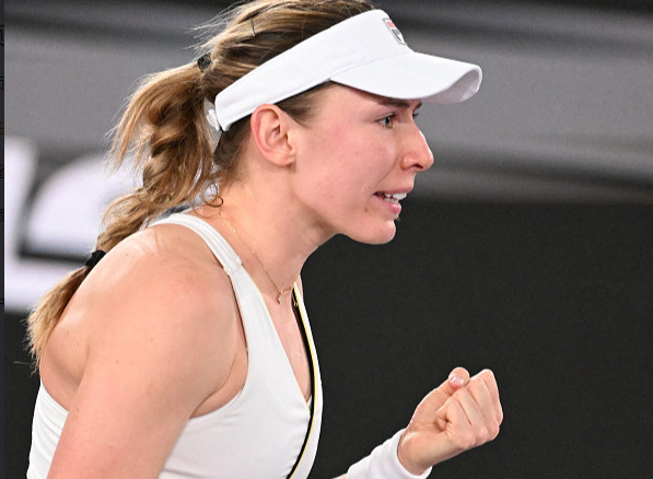 南宫28-包含IG不断突破!,阿扎伦卡连续二十场比赛得分超过败北比赛高潮迭起的词条