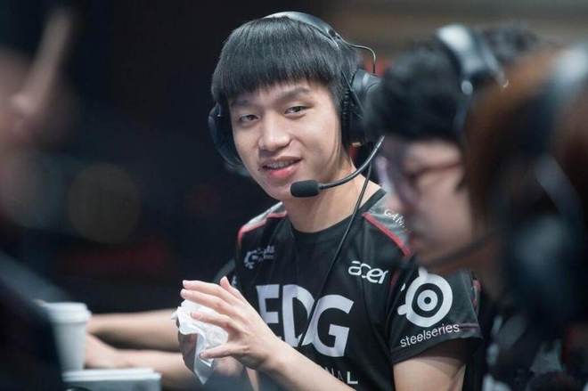 NG28-Faker爆冷击败中国队,惊险取胜引爆全场!的简单介绍