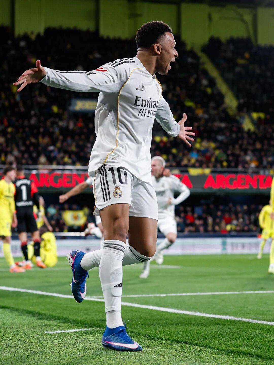 NG28-关于姆巴佩回归赛场,高光表现首场状态亮眼,日本队观众沸腾!的信息