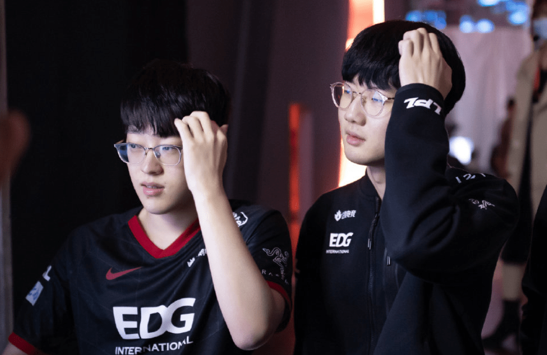 南宫28-Faker赛事官方发布绝杀新规,RNG争议不断!的简单介绍